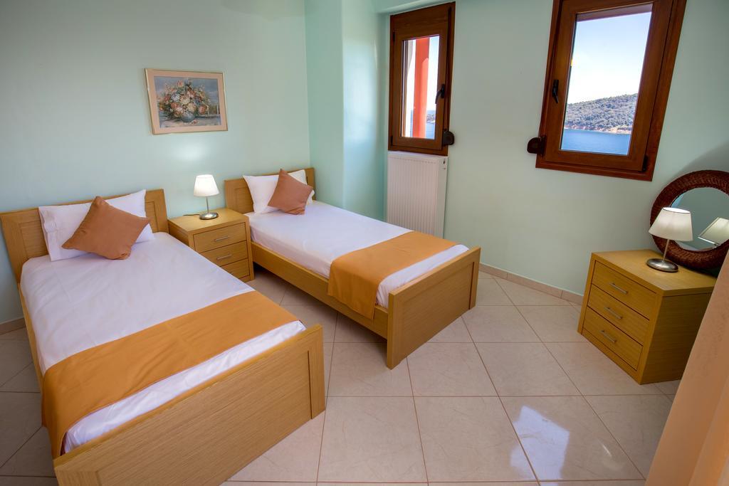 Aphrodite Villas Koinira Bagian luar foto