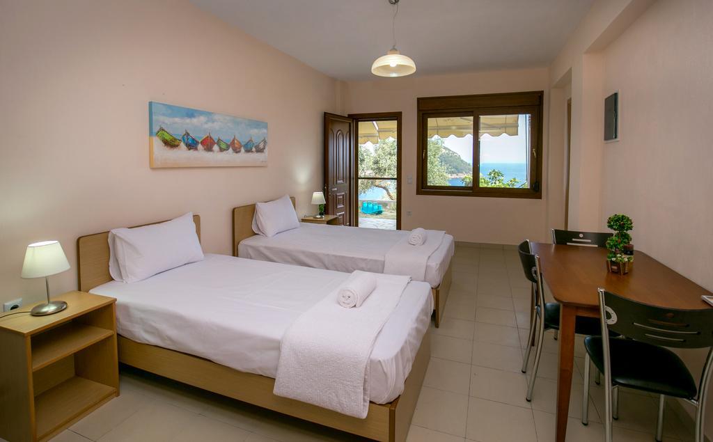 Aphrodite Villas Koinira Bagian luar foto